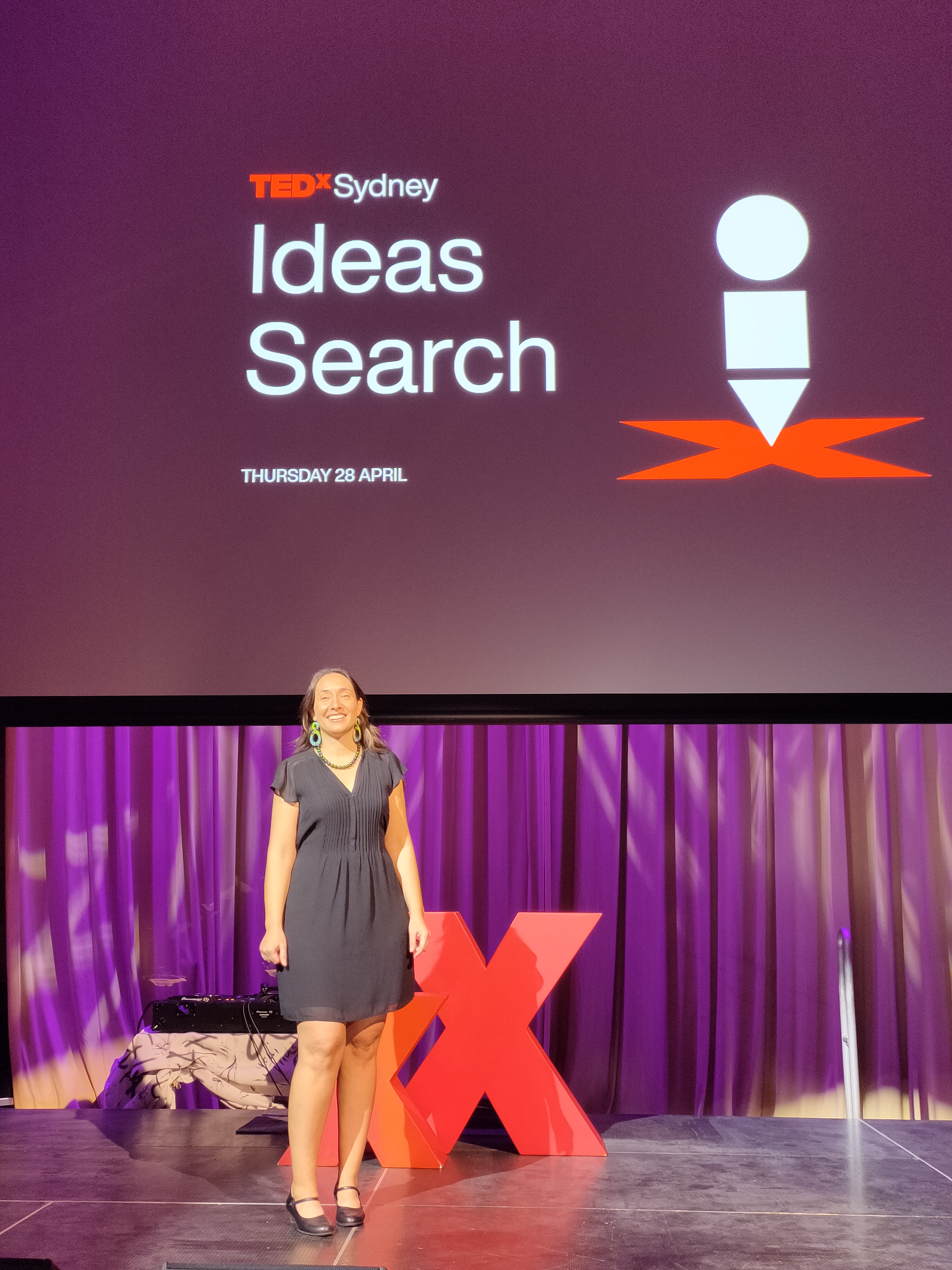 Elisa presenting at the TEDx Ideas Search in 2022